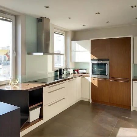 Vive Modern 3-bedroom Flat In Guarded Estate, Parking * Warszawa